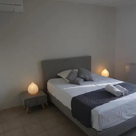 Villa Golf De Pont Royal Du Climatisee 3 Piscine Chauffee Parking Et Garage Mallemort