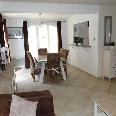 Golf De Pont Royal Du Climatisee 3 Piscine Chauffee Parking Et Garage Villa